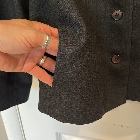 Talbot’s Petites Cropped 100% Wool Blazer Charcoal Gray Sz 14P - Picture 13 of 13